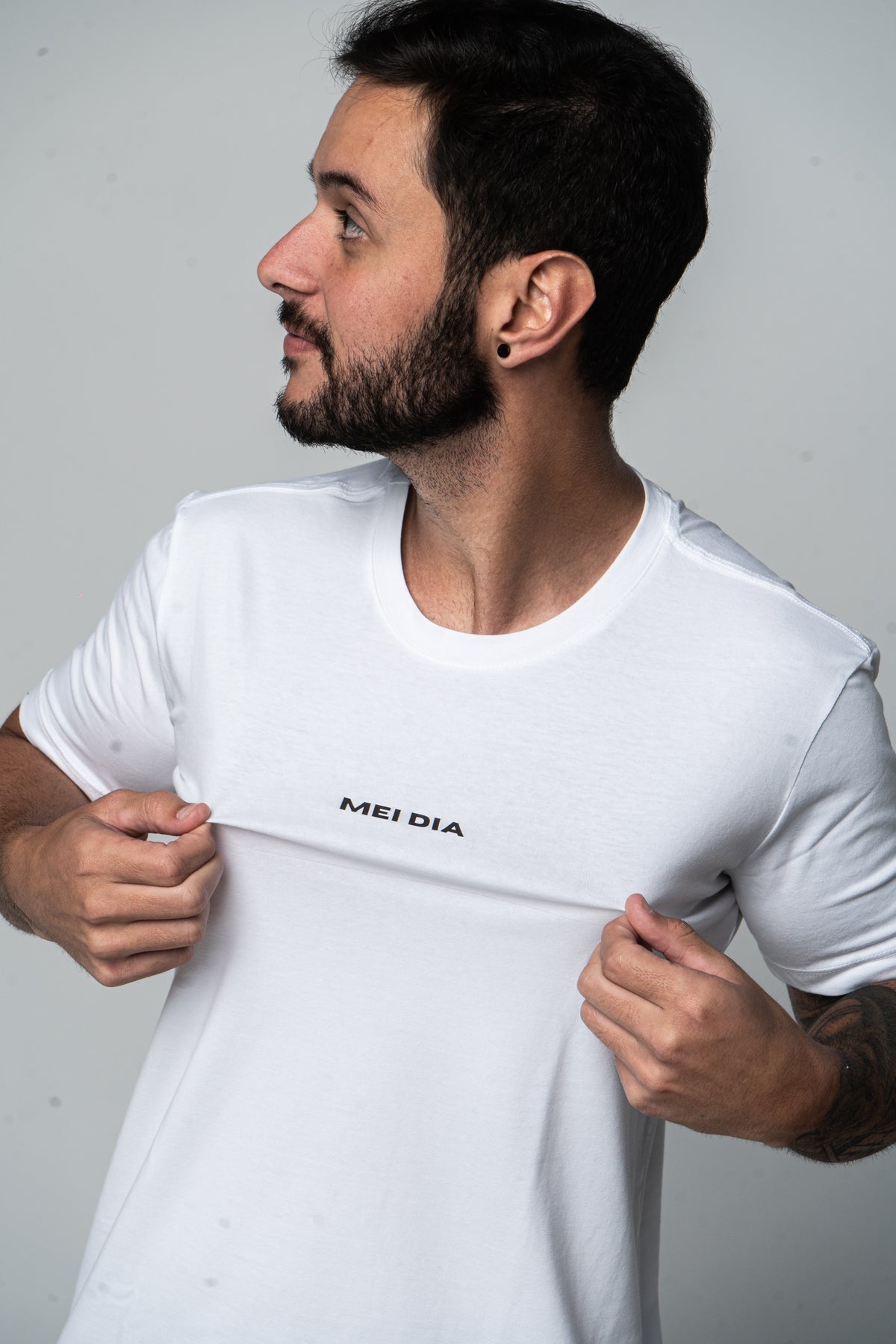 Camiseta Alg. Egípcio - Branca (Mei dia)