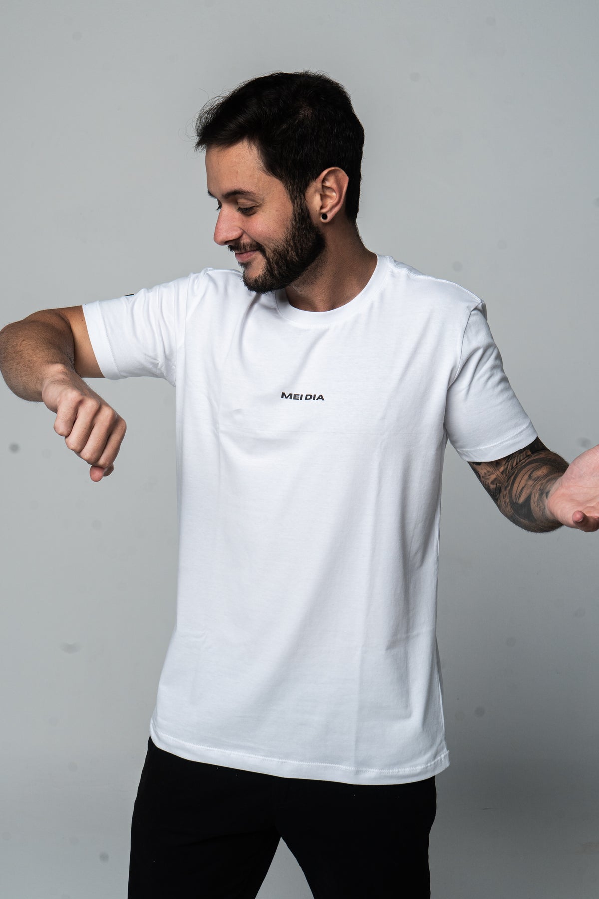 Camiseta Alg. Egípcio - Branca (Mei dia)
