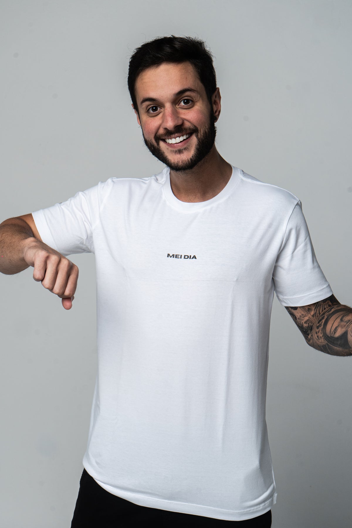 Camiseta Alg. Egípcio - Branca (Mei dia)